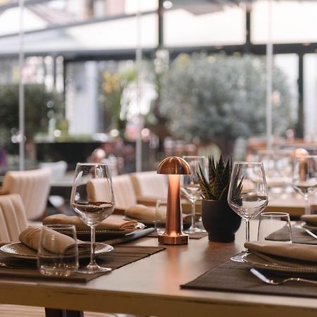 Triss Hotel Тирана Екстер'єр фото
