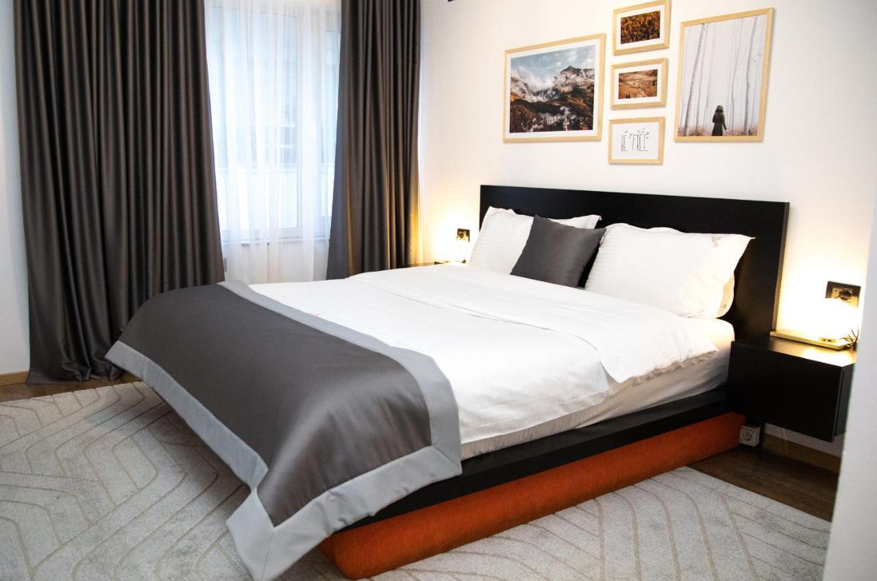 Triss Hotel Тирана Екстер'єр фото