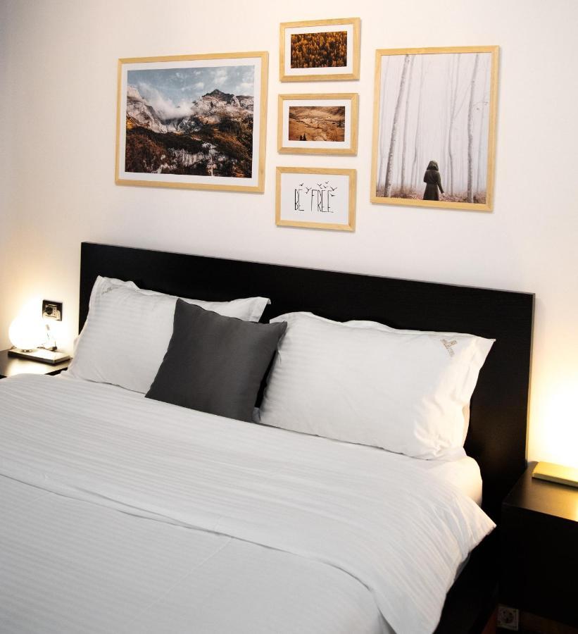 Triss Hotel Тирана Екстер'єр фото
