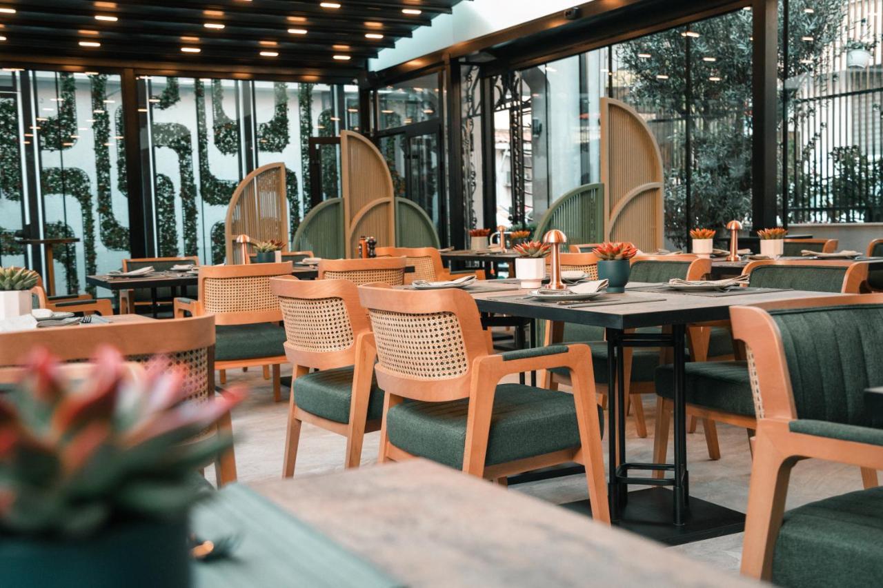 Triss Hotel Тирана Екстер'єр фото