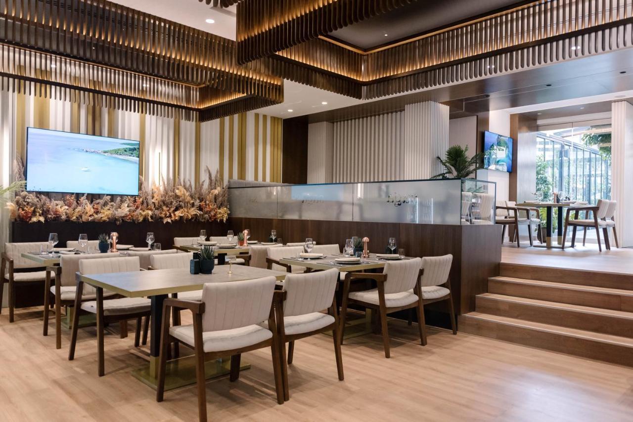 Triss Hotel Тирана Екстер'єр фото