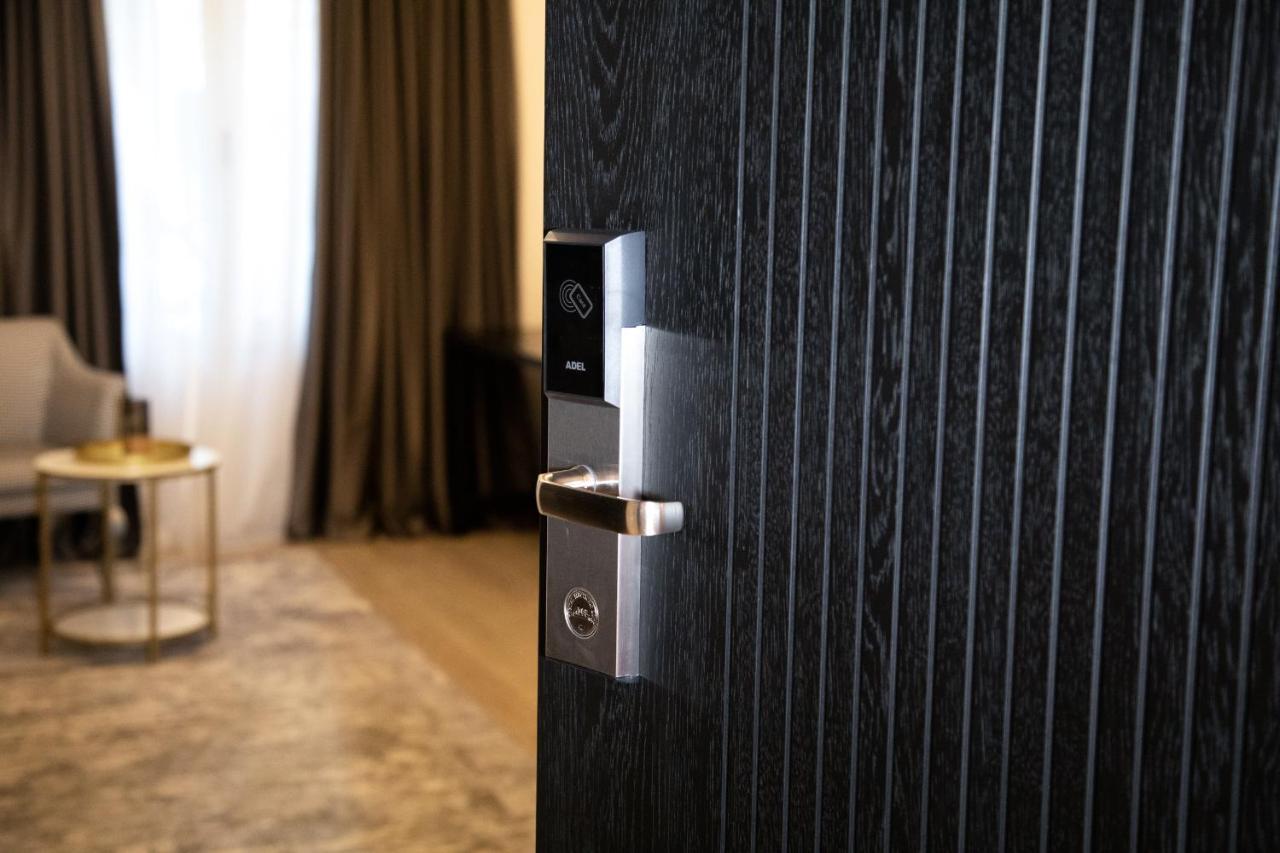 Triss Hotel Тирана Екстер'єр фото
